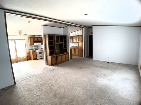 2070 Iris Ave, Belvidere, IL 61008 photo 2