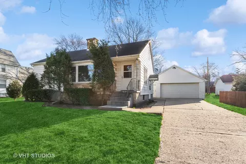 515 Catalpa St, Beecher, IL 60401
