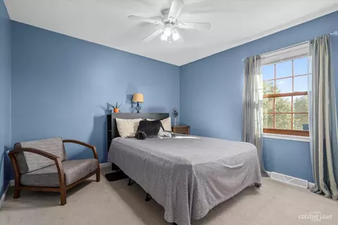 Bedroom - 2215 Stonegate Ln, Wheaton, IL 60189 photo 4 of 5