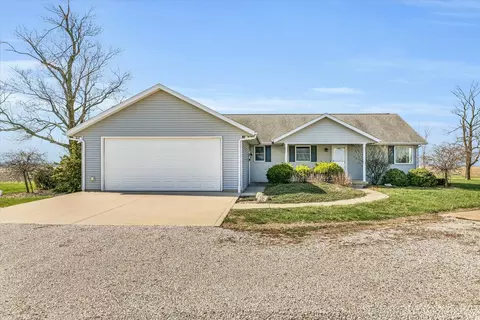 16676 N 450 East Rd, Fithian, IL 61844