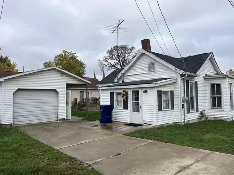 208 Bristol St, Paris, IL 61944 photo 2