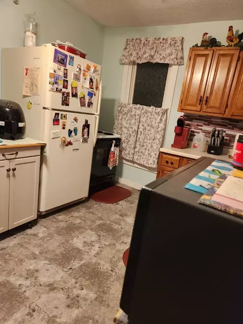 208 Bristol St, Paris, IL 61944 photo 9
