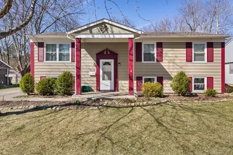 1407 S Curtiss Dr, Urbana, IL 61802