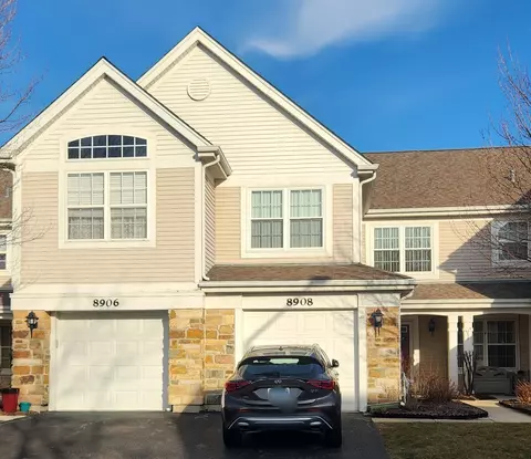 8908 W Heathwood Cir, Niles, IL 60714
