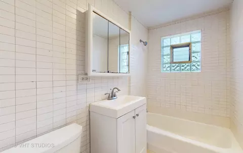 Bath - 1916 N Taft Ave, Berkeley, IL 60163 photo 1 of 1