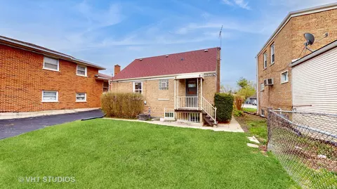 Exterior - 1916 N Taft Ave, Berkeley, IL 60163 photo 7 of 13
