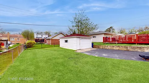 Exterior - 1916 N Taft Ave, Berkeley, IL 60163 photo 8 of 13