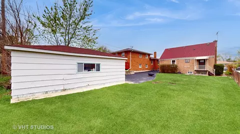 Exterior - 1916 N Taft Ave, Berkeley, IL 60163 photo 9 of 13