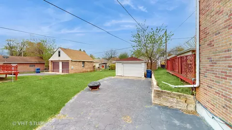 Exterior - 1916 N Taft Ave, Berkeley, IL 60163 photo 13 of 13