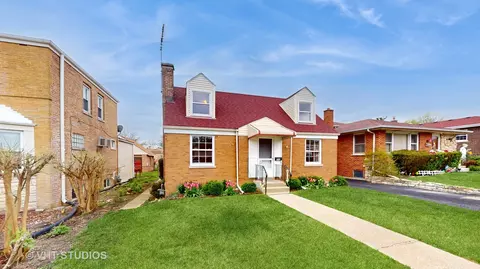 Exterior - 1916 N Taft Ave, Berkeley, IL 60163 photo 3 of 13