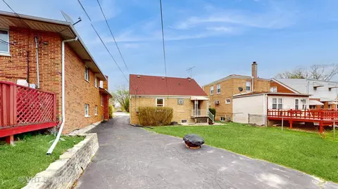 Exterior - 1916 N Taft Ave, Berkeley, IL 60163 photo 11 of 13