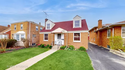 Exterior - 1916 N Taft Ave, Berkeley, IL 60163 photo 2 of 13
