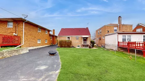 Exterior - 1916 N Taft Ave, Berkeley, IL 60163 photo 10 of 13