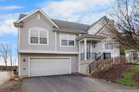 941 Manchester Cir, Grayslake, IL 60030