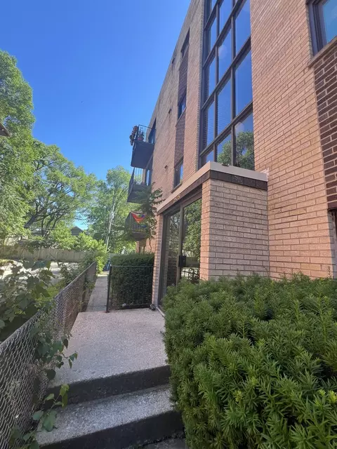 2535 W Foster Ave #3N, Chicago, IL 60625