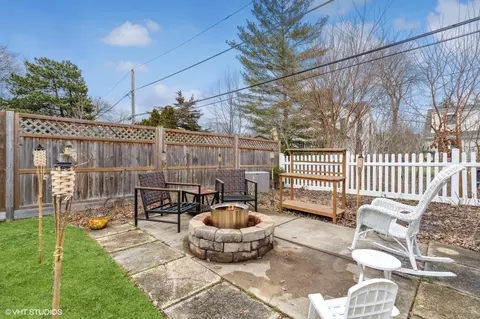 Exterior - 327 Nora Ave, Glenview, IL 60025 photo 2 of 4