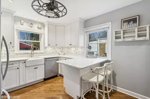 Kitchen - 327 Nora Ave, Glenview, IL 60025 photo 1 of 3