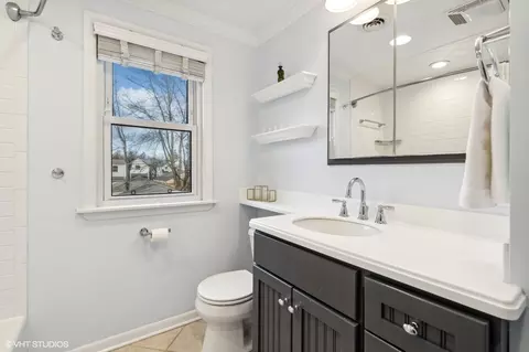 Bath - 327 Nora Ave, Glenview, IL 60025 photo 1 of 3