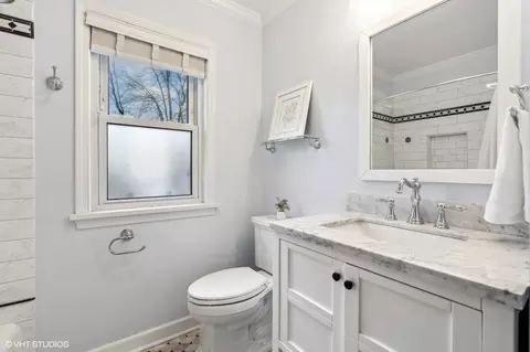 Bath - 327 Nora Ave, Glenview, IL 60025 photo 2 of 3