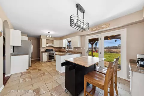 Kitchen - 3105 Killarney Dr, Cary, IL 60013 photo 1 of 1