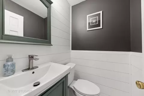 Bath - 3105 Killarney Dr, Cary, IL 60013 photo 1 of 2
