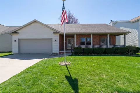 3605 Castlemain Dr, Bloomington, IL 61704