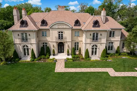 65 S Cabernet Ct, Burr Ridge, IL 60527