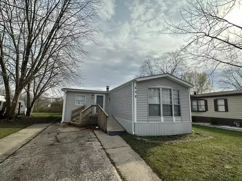 258 Blackthorn Rd, Matteson, IL 60443