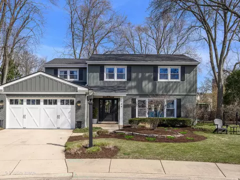 104 Hollywood Ct, Wilmette, IL 60091