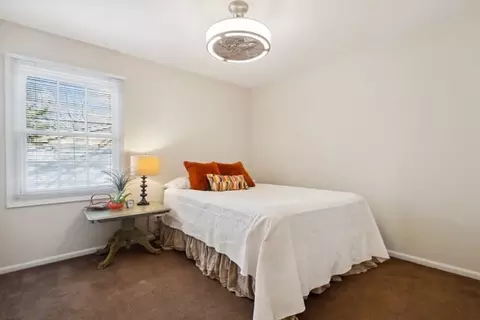 Bedroom - 4208 Oaksbury Ln, Rolling Meadows, IL 60008 photo 3 of 4