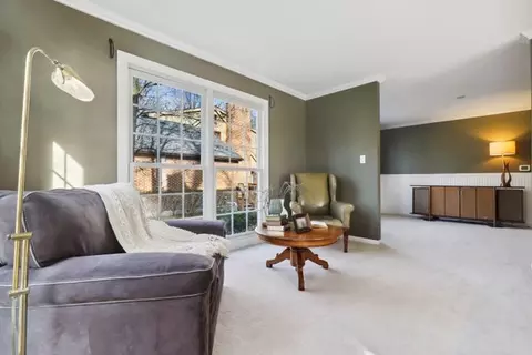 Living - 4208 Oaksbury Ln, Rolling Meadows, IL 60008 photo 5 of 5