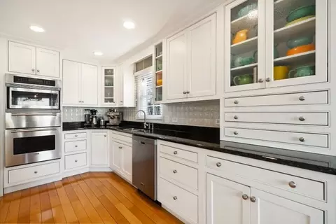 Kitchen - 4208 Oaksbury Ln, Rolling Meadows, IL 60008 photo 4 of 6