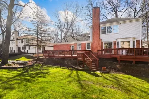 Exterior - 4208 Oaksbury Ln, Rolling Meadows, IL 60008 photo 5 of 9
