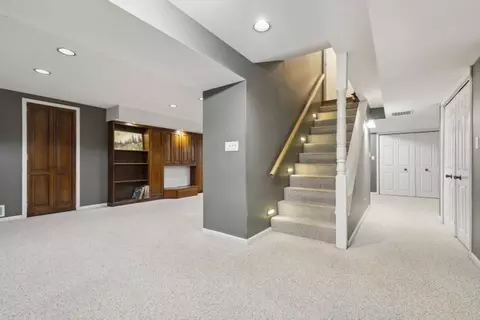 Entry Way - 4208 Oaksbury Ln, Rolling Meadows, IL 60008 photo 3 of 3