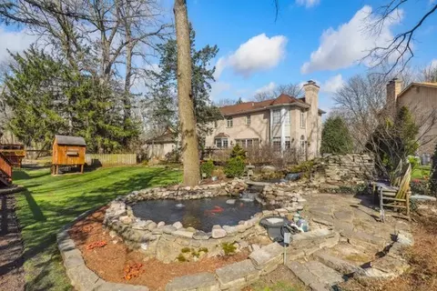 Exterior - 4208 Oaksbury Ln, Rolling Meadows, IL 60008 photo 8 of 9