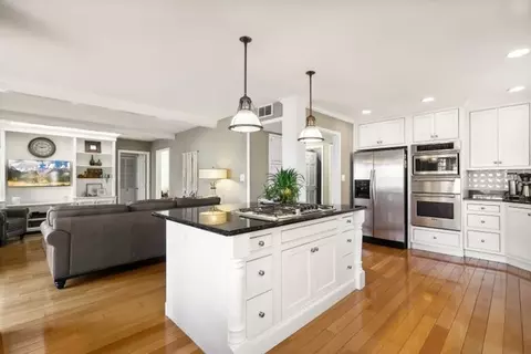Kitchen - 4208 Oaksbury Ln, Rolling Meadows, IL 60008 photo 2 of 6