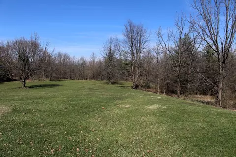 5390 Hickory Manor Ln, Clinton, IL 61727