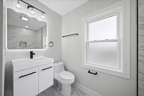 Undisclosed, Chicago, IL 60628 photo 12