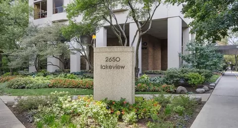 2650 N Lakeview Ave #1008, Chicago, IL 60614