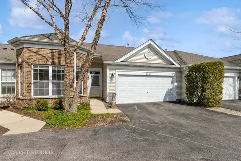 2347 Ashbrook Ln, Grayslake, IL 60030