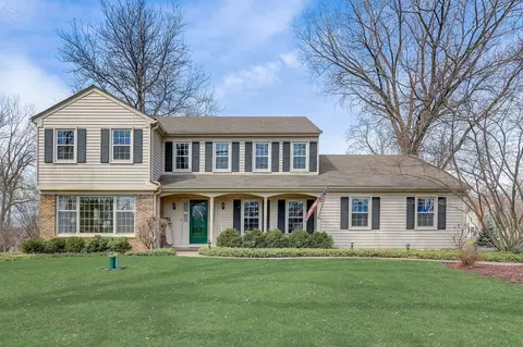 26 N Rivers Bend Ct, Barrington, IL 60010