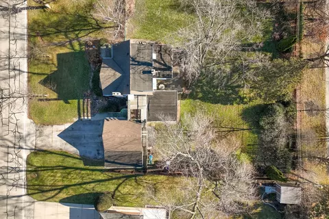 View/Area - 33 E Walnut Ave, Des Plaines, IL 60016 photo 2 of 4