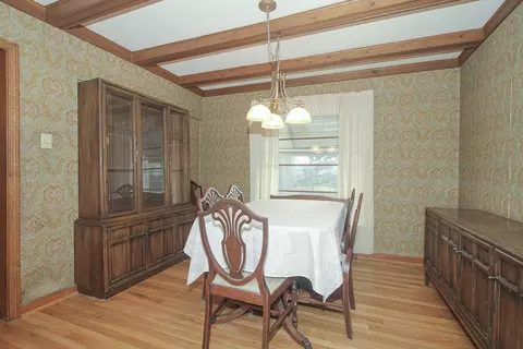 Dining - 33 E Walnut Ave, Des Plaines, IL 60016 photo 1 of 2
