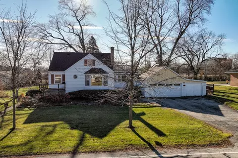 33 E Walnut Ave, Des Plaines, IL 60016