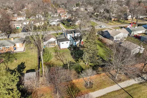 View/Area - 33 E Walnut Ave, Des Plaines, IL 60016 photo 4 of 4