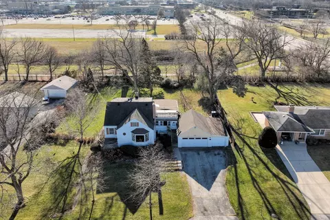 View/Area - 33 E Walnut Ave, Des Plaines, IL 60016 photo 1 of 4