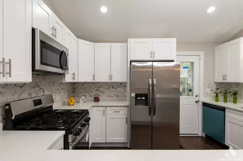 Kitchen - 16605 Marshfield Ave, Markham, IL 60428 photo 6 of 6