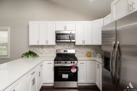 Kitchen - 16605 Marshfield Ave, Markham, IL 60428 photo 5 of 6