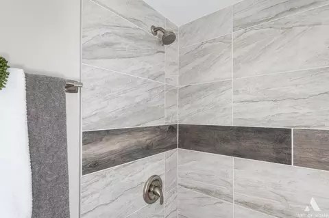 Bath - 16605 Marshfield Ave, Markham, IL 60428 photo 4 of 5
