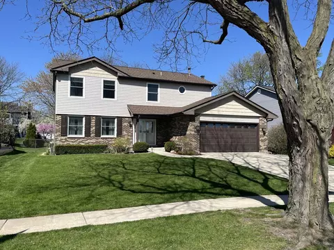 1004 W Point Dr, Schaumburg, IL 60193